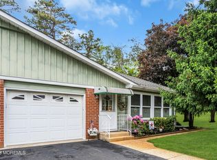 56 Yorktowne Pkwy #B, Manchester Township, NJ 08759