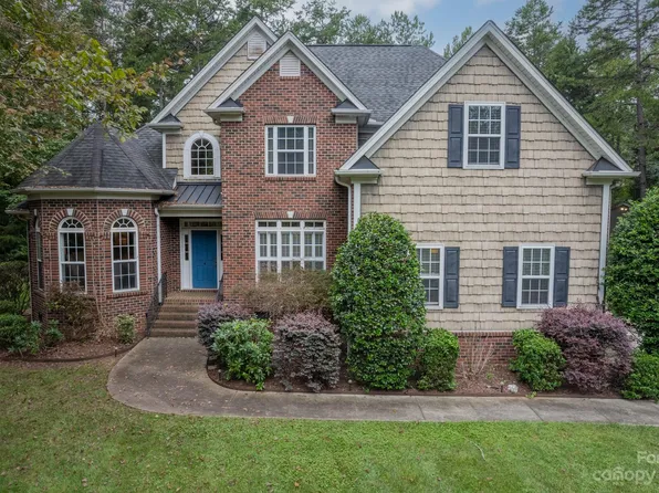 267 Laurel Crest Dr, Kannapolis, NC 28081