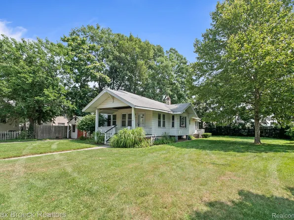 918 Saint Louis St, Ferndale, MI 48220