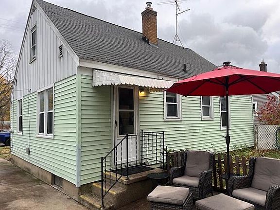 5th image of 1225 Burke Ave NE