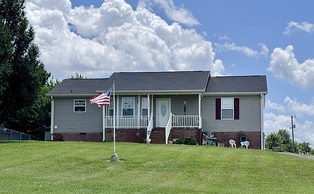 1st image of 557 White Rd