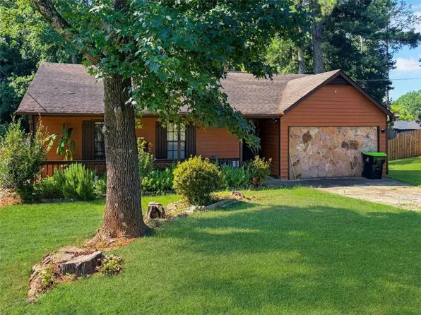 5687 Pine Meadows Ct, Morrow, GA 30260