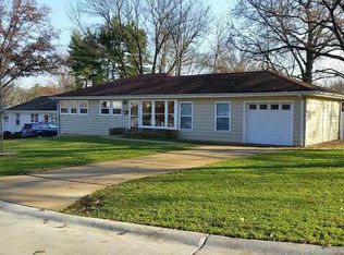 1050 Barry Ct, Saint Louis, MO
