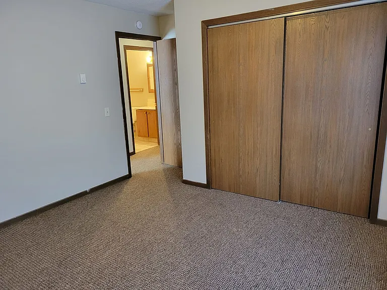 235 W Johnson St — Photo 17