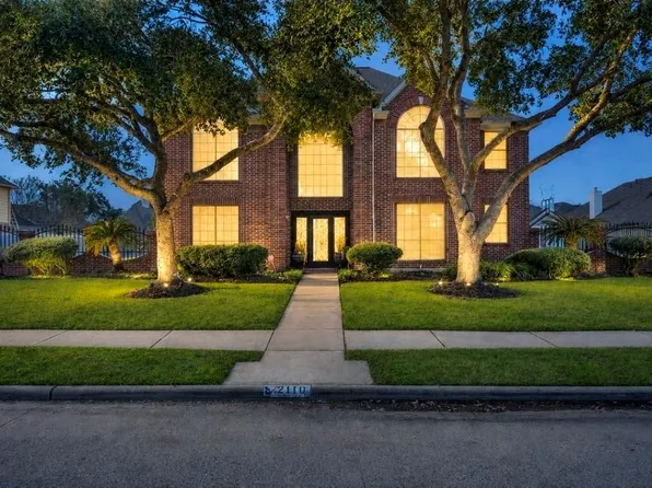 2110 Five Iron Dr, Houston, TX 77089