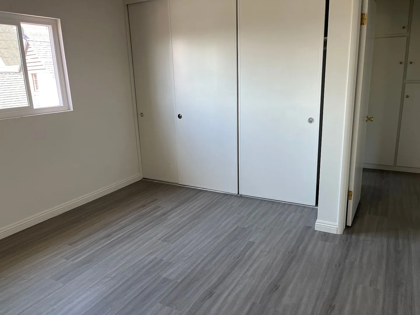 APT ROSEMEAD — Photo 4