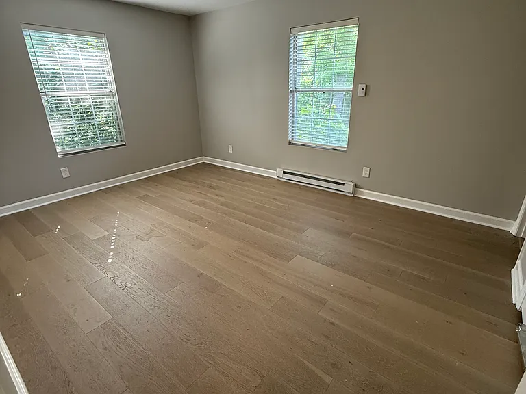 4371 La Brea Dr — Photo 7