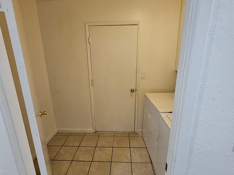 924 San Miguel Pl — Photo 15