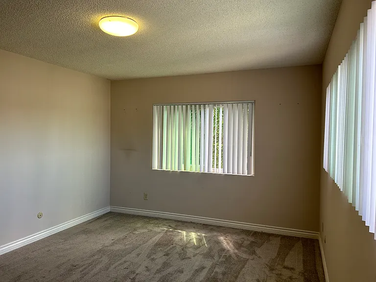 8600 Lemon Ave #4 — Photo 6