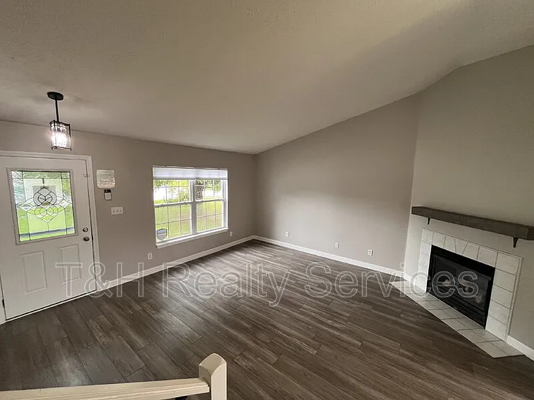 6803 Smithfield Blvd — Photo 4