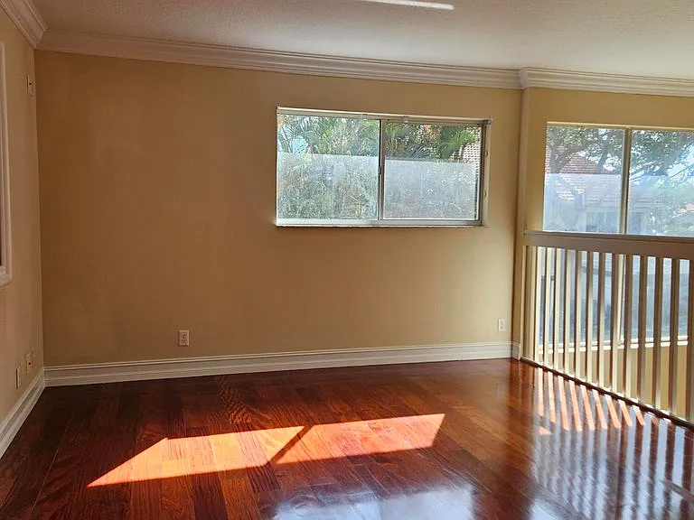 7526 Pinewalk Dr S — Photo 10