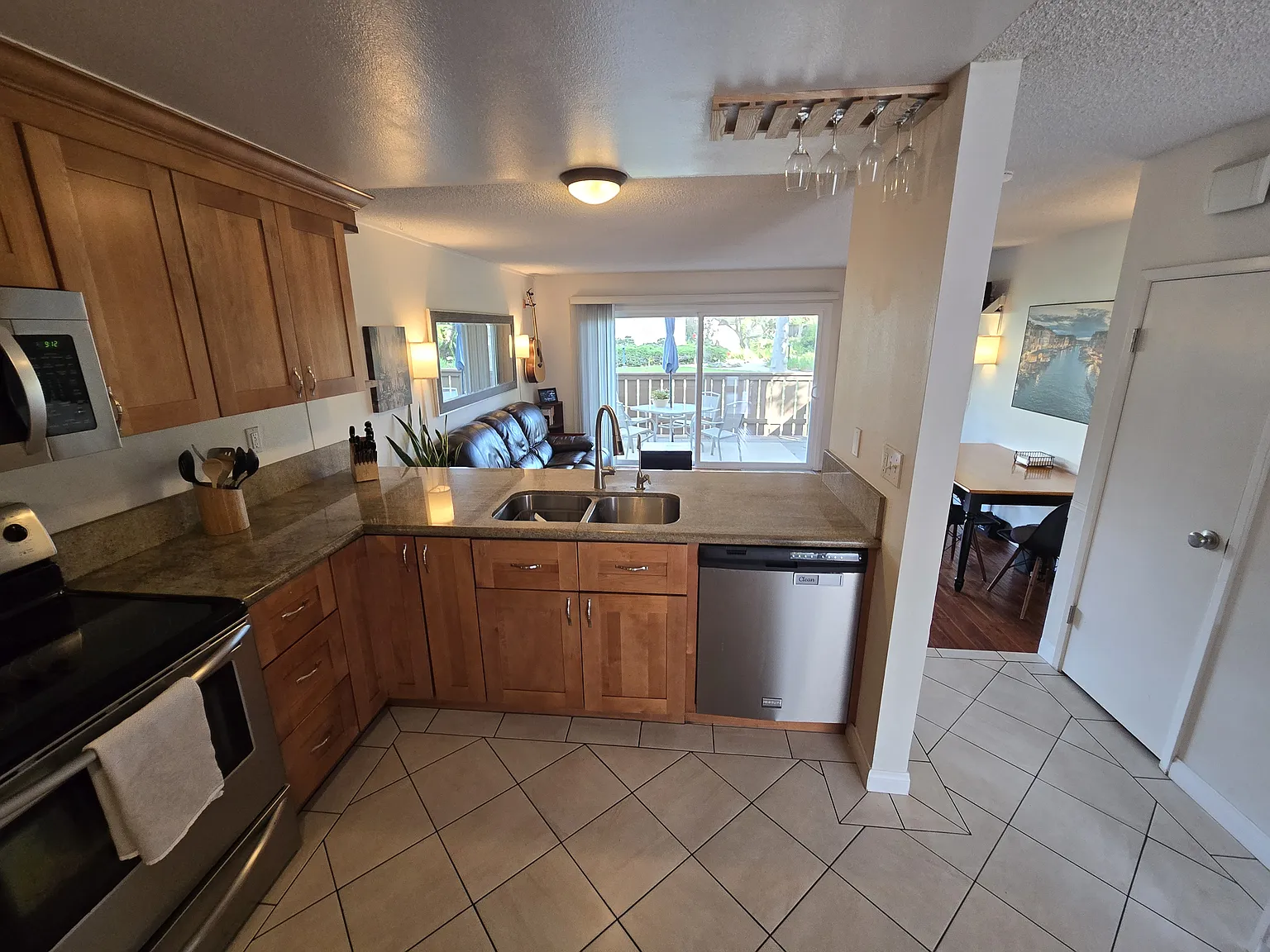 2 bed, 1.5 bath, 1100 sqft, $4,190 — Photo 4