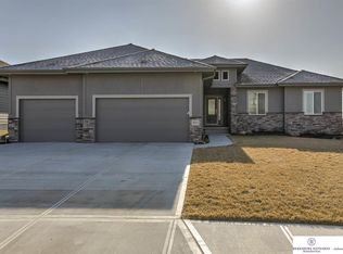8013 S 193rd Ave, Gretna, NE 68028