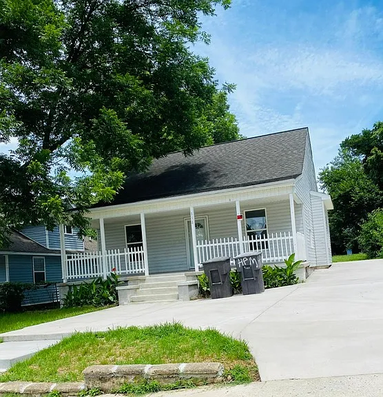 114 Briggs Pl — Photo 1