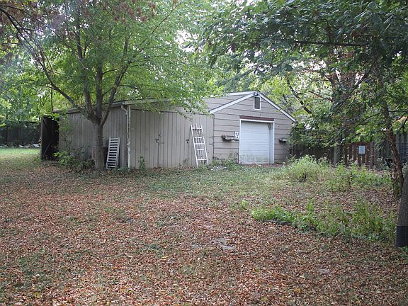 3rd image of 13279 Lovers Lane Rd