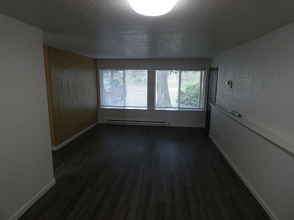 5th image of 1036 W 17th St #5