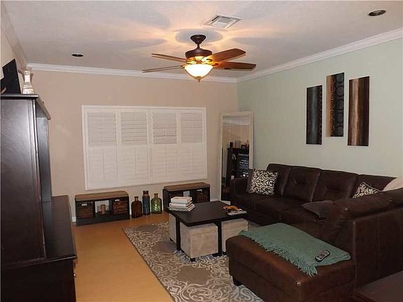 3rd image of 4658 SW 13th St