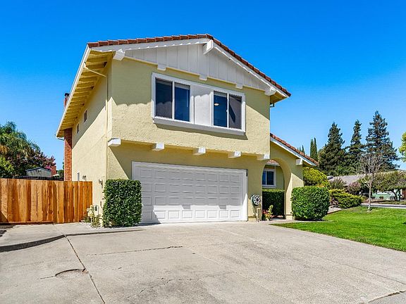 3rd image of 3100 Serra Way