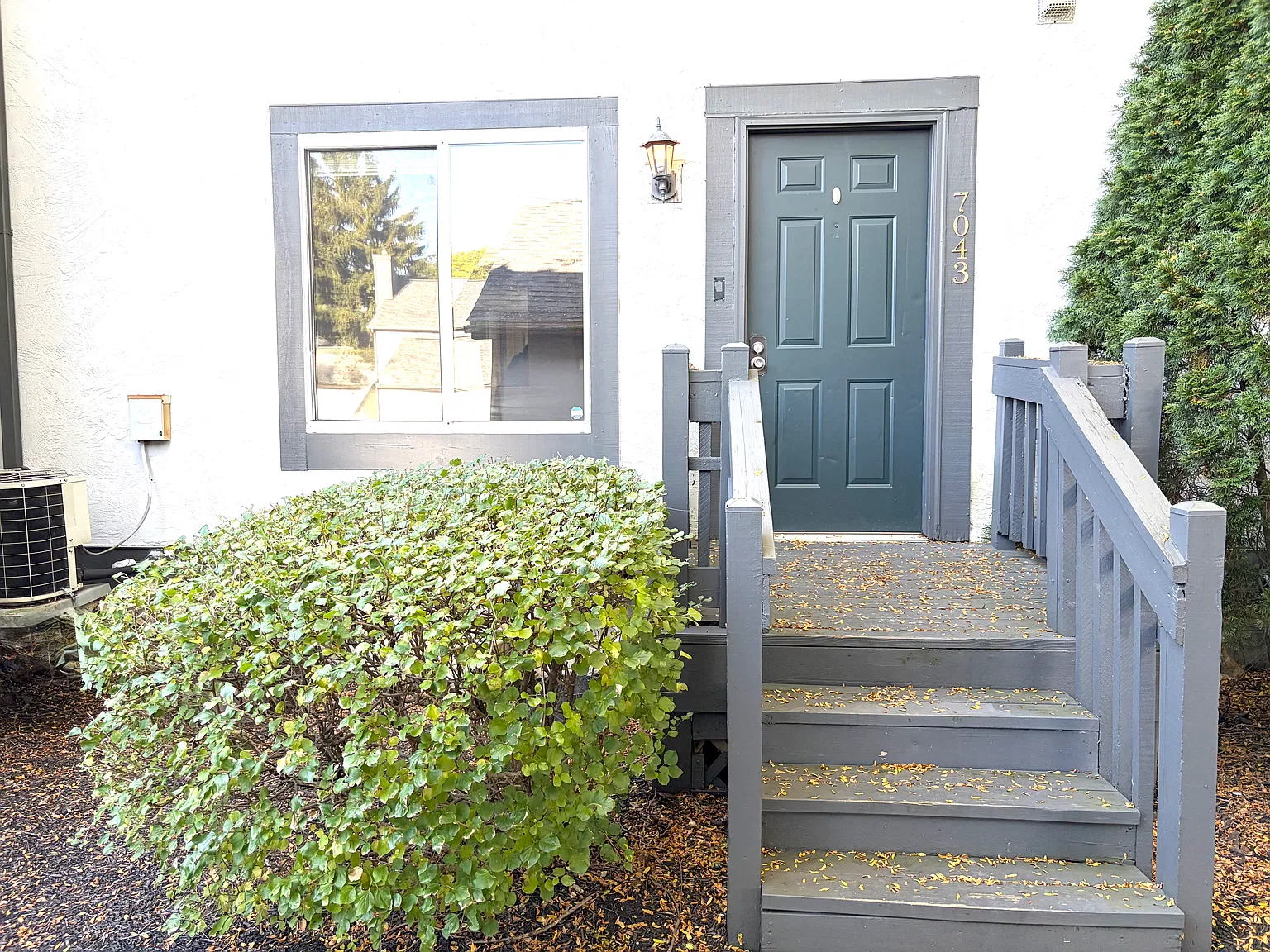 2 bed, 1.5 bath, 1280 sqft, $2,250 — Photo 2