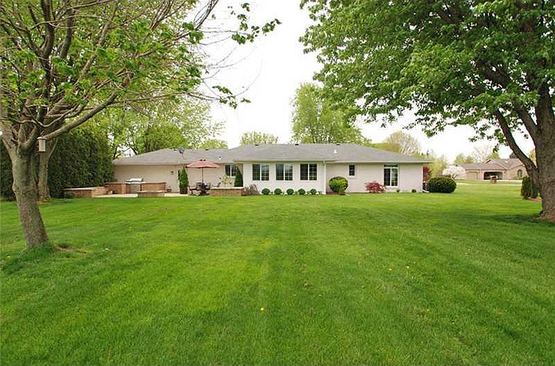 1st image of 25 Fairway Dr