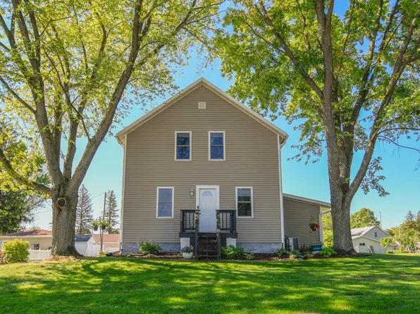 222 Chicago St, Pulaski, WI 54162