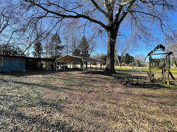 4th image of 304 County Road 1421
