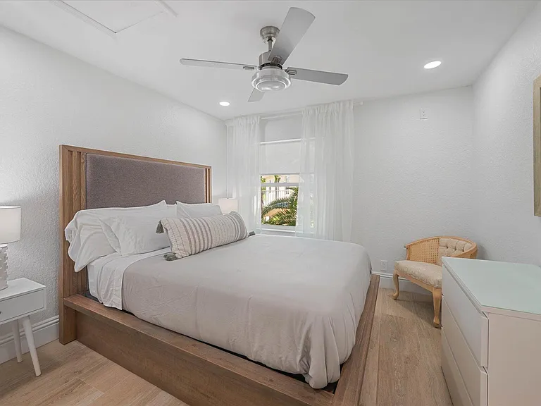 4145 Bahia Isle Cir — Photo 31