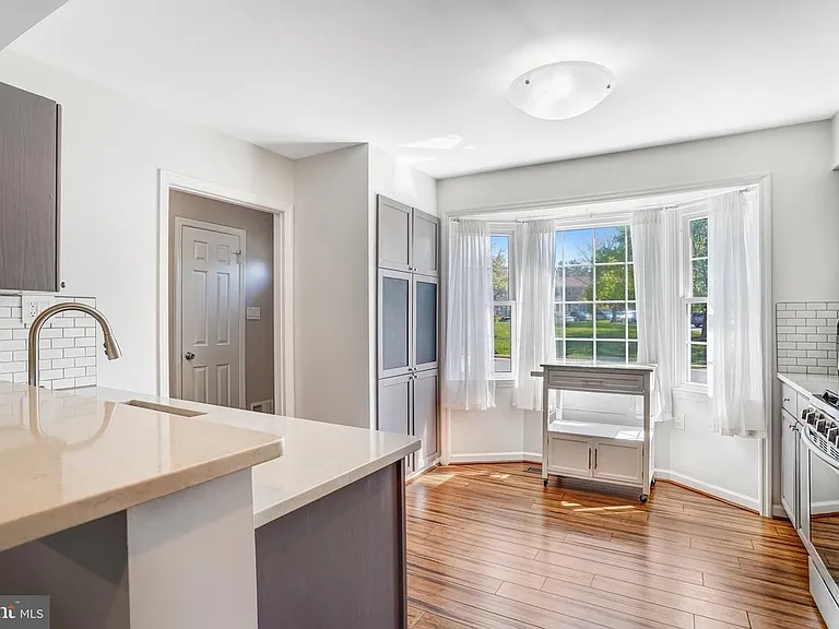 3936 Kernstown Ct — Photo 3