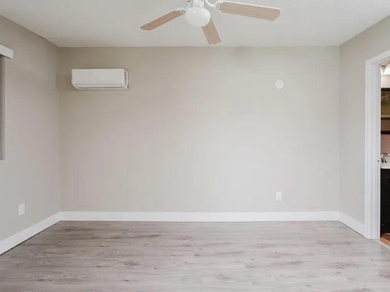 6609 N Camellia Ave — Photo 9