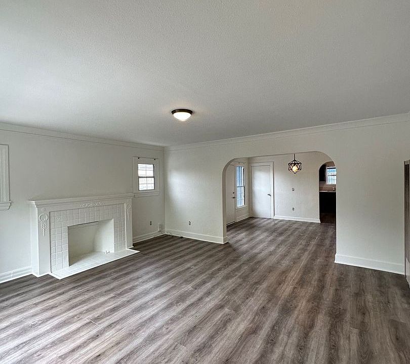 1st image of 2116 S Orange Dr #1