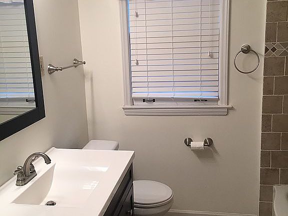 5th image of 3748 Shirlwood Ave