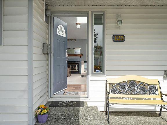 4th image of 125 Sylvan Pl