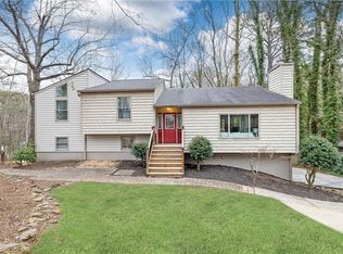 696 Willow Mill Ct, Marietta, GA 30068