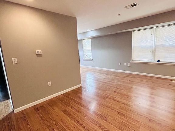 2nd image of 5038 Spruce St #0