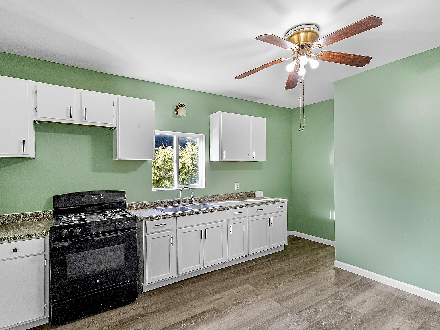 4 bed, 1632 sqft, $1,400 — Photo 3