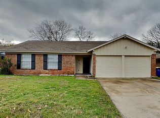 6028 Ridgecrest Dr, Watauga, TX 76148