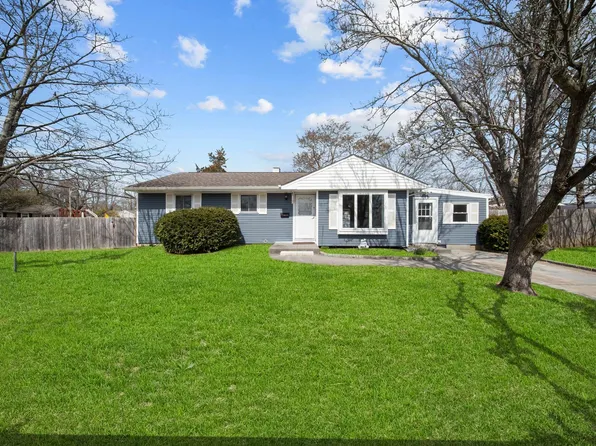 2201 Knickerbocker Avenue, Medford, NY 11763