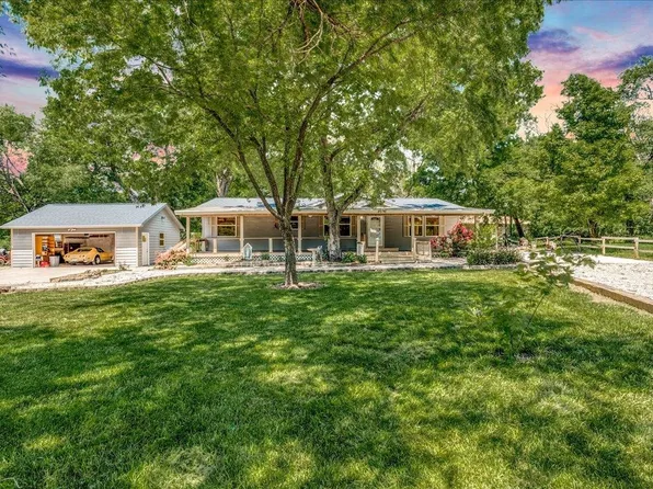 420 W Conyers Ave, Derby, KS 67037