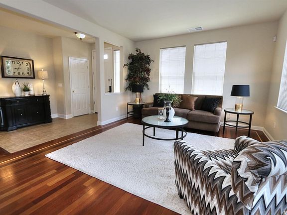 4th image of 3855 Otay St