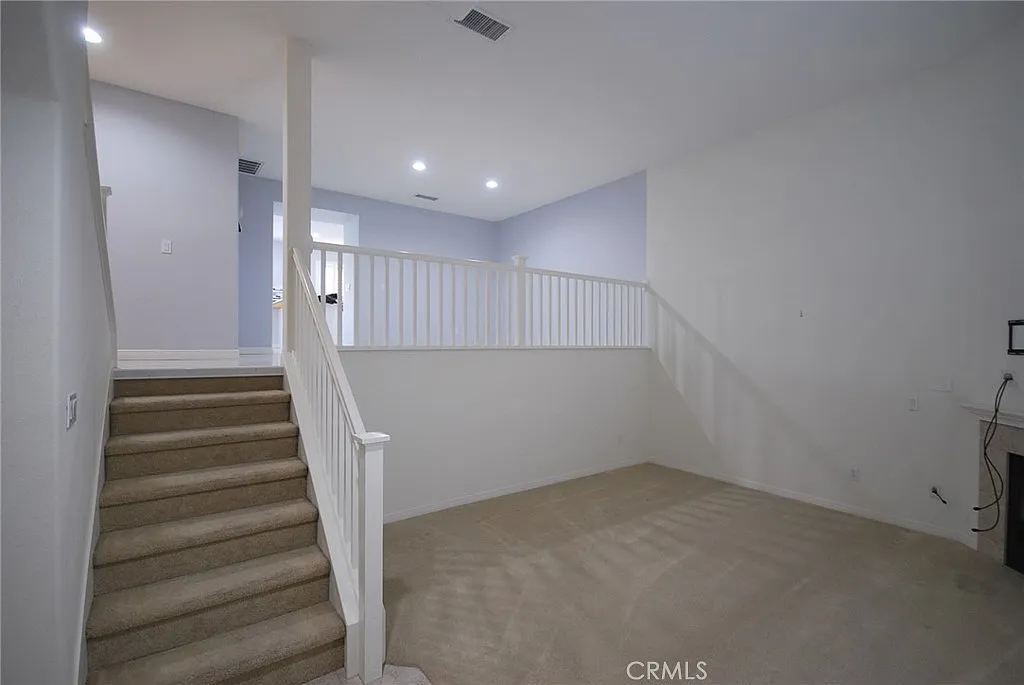 3 bed, 2.5 bath, 1614 sqft, $3,550 — Photo 4