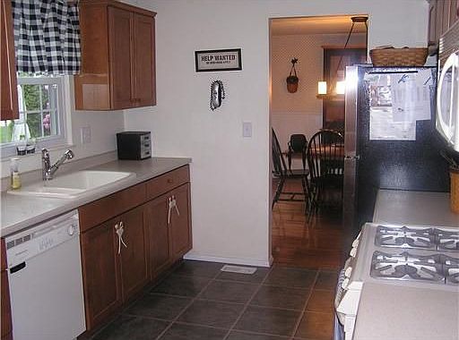 4th image of 128 Cannon Dr