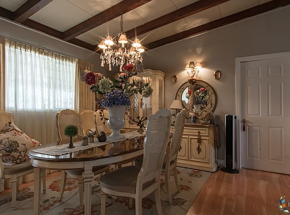4th image of 586 Westwind Dr