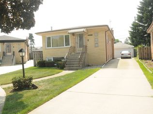 3760 Ivanhoe Cir, Schiller Park, IL 60176