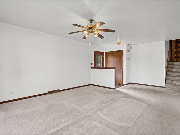 3rd image of 22W313 1st St