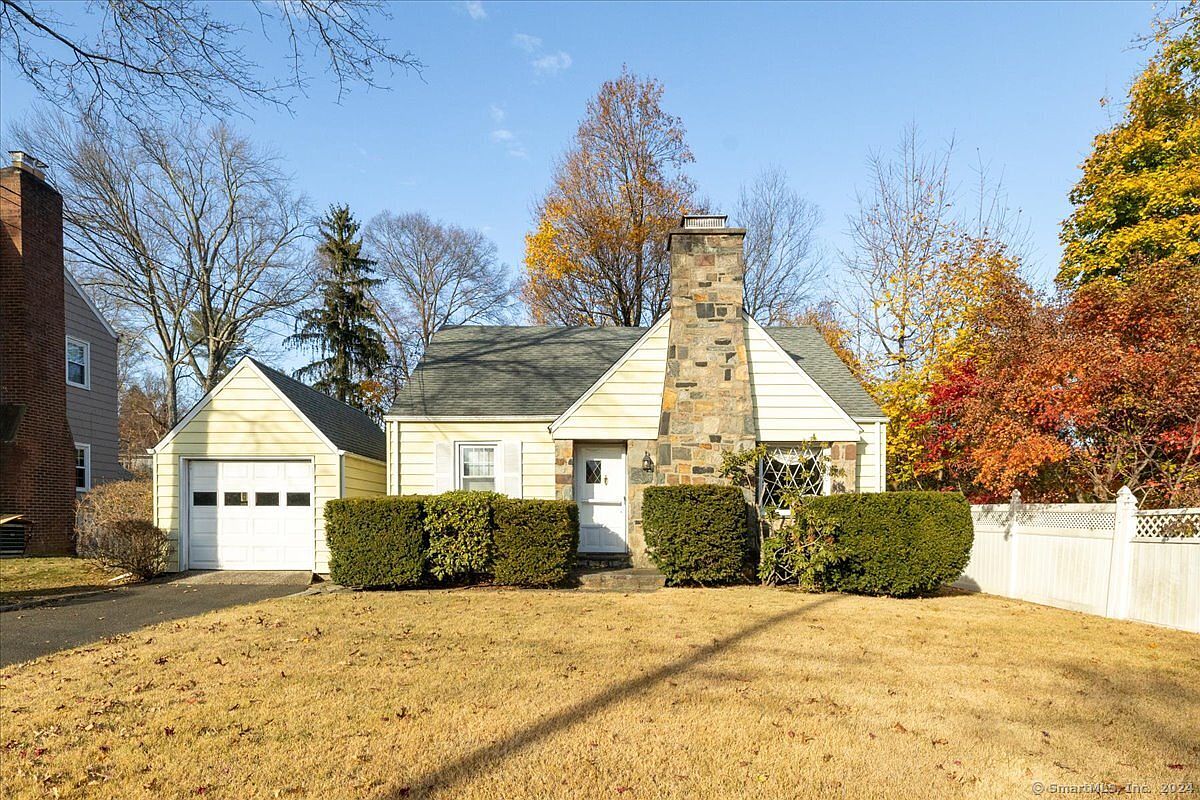 15 Pine Hill Terrace, Stamford, CT 06903 | Zillow