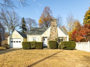 15 Pine Hill Ter, Stamford, CT 06903