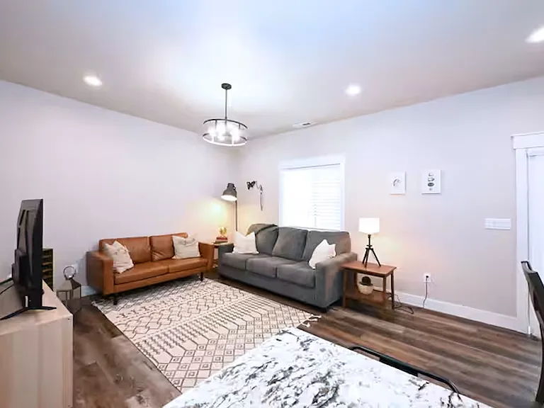 525 N 4th St #2 — Photo 8