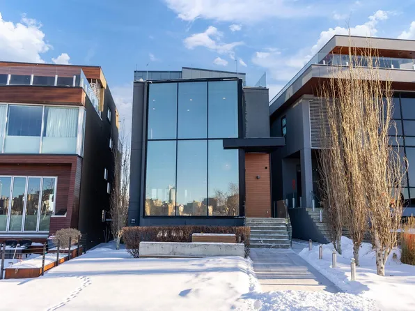 9509 99b St NW, Edmonton, AB T6E 3X1