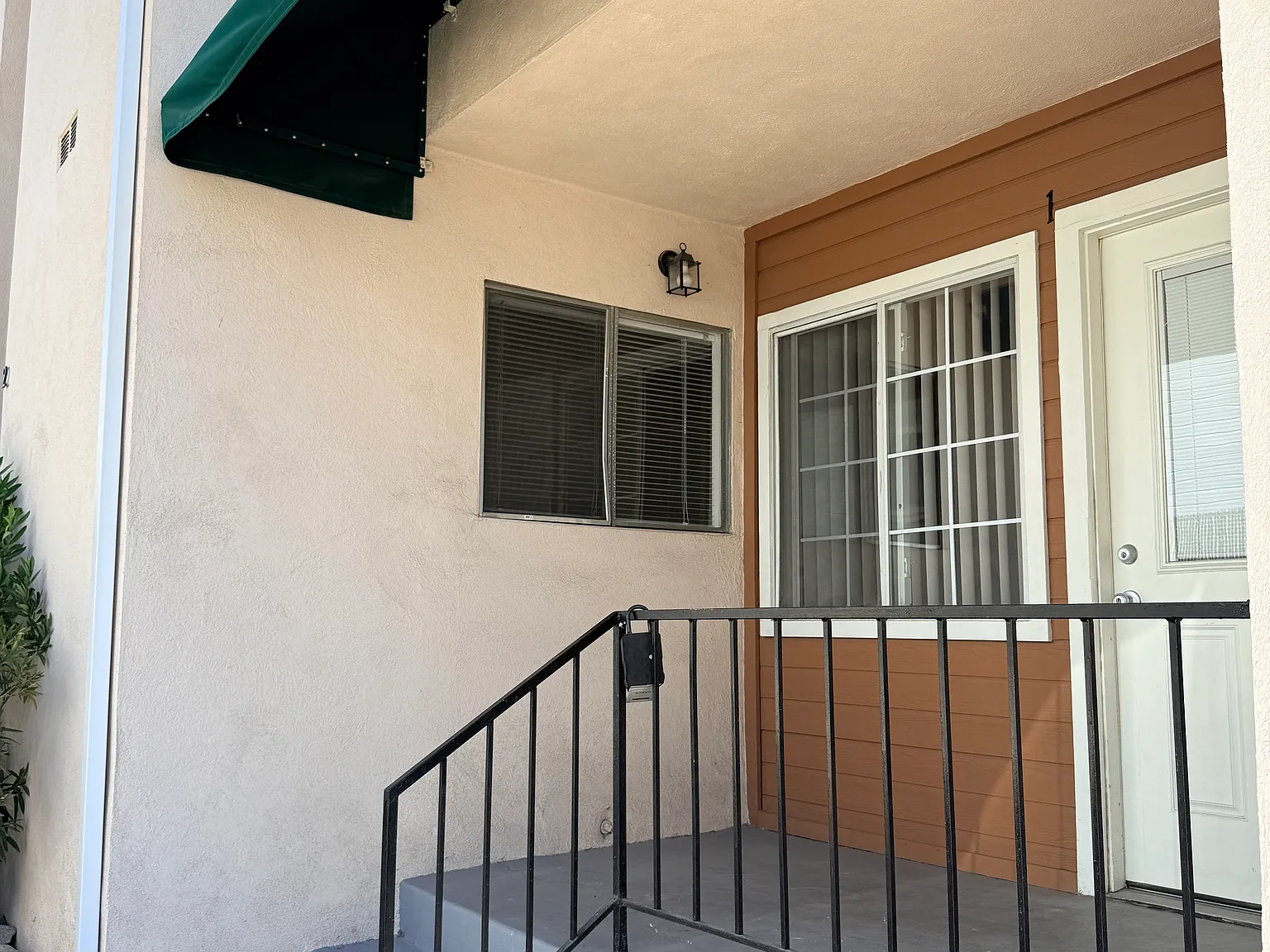 3055 Foothill Blvd — Photo 2