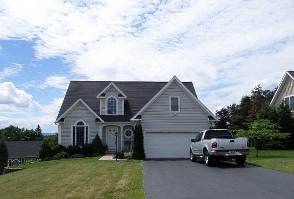 2nd image of 134 Saint Andrews Dr